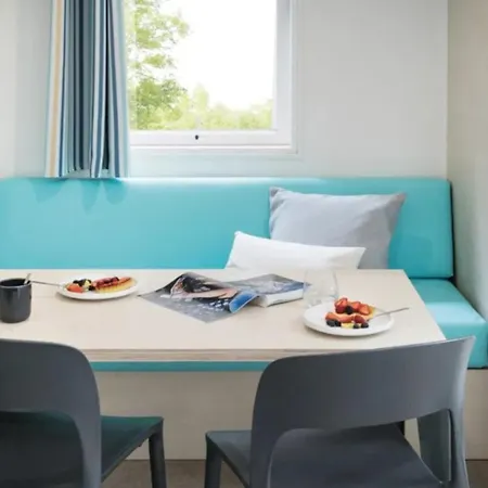 Mobil-home Confortable - 2 Chambres, Terrasse, 4 Pers. - Api-1-52-1271 Le Pradet