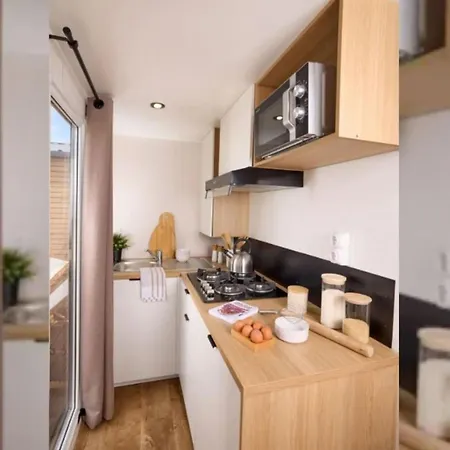 Mobil-home Confortable - 2 Chambres, Terrasse, 4 Pers. - Api-1-52-1271 *