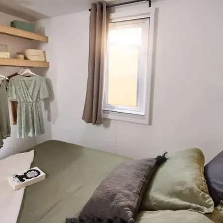 Mobil-home Confortable - 2 Chambres, Terrasse, 4 Pers. - Api-1-52-1271 Le Pradet