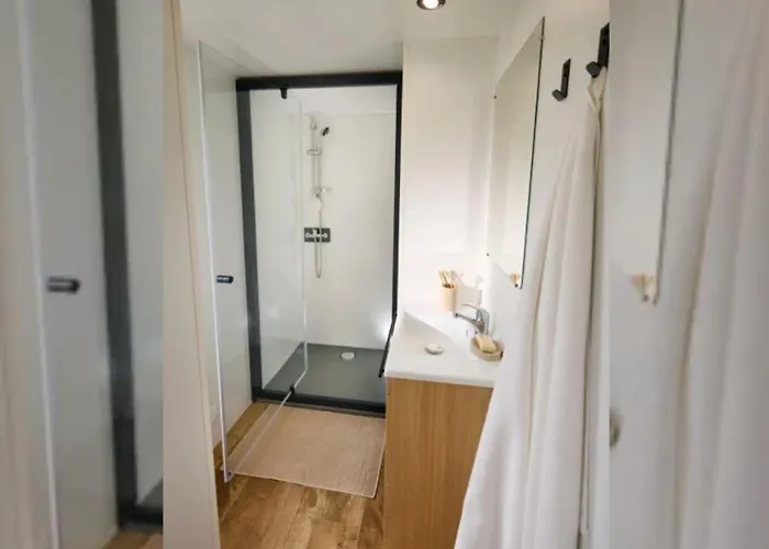 Mobil-home Confortable - 2 Chambres, Terrasse, 4 Pers. - Api-1-52-1271 Le Pradet